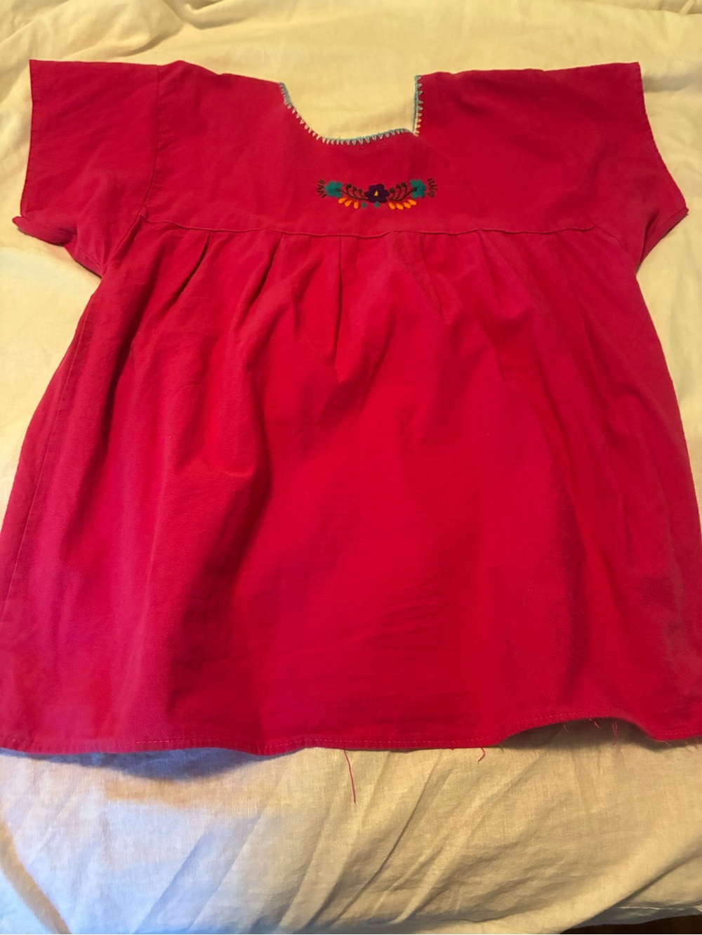 Bright fuchsia Oaxacan peasant top - Picture 2 of 3